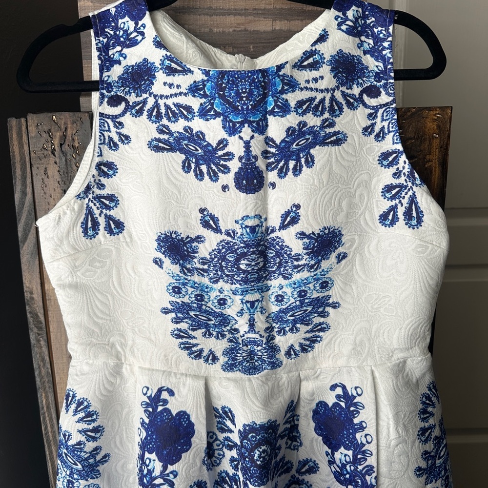 Cute blue and white dress with Spanish feel - Picture 2 of 5